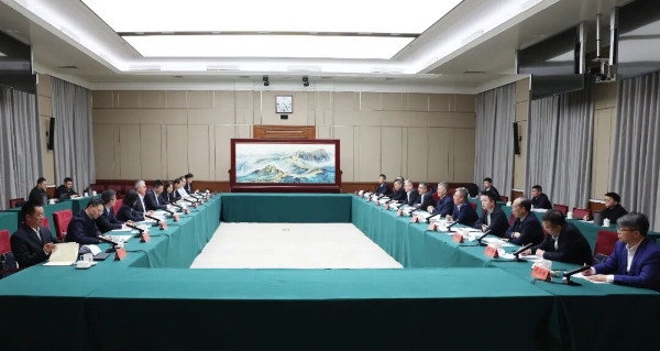 兵器工业集团与中铝集团举行工作会谈