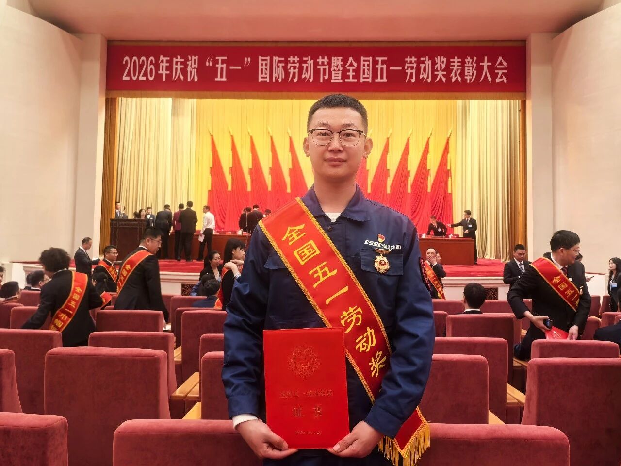 中船先锋｜全国五一劳动奖章获得者赵宴锋：千锤百炼 焊花淬青春 ..
