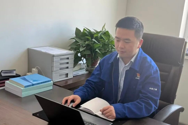 人物图5 人物图5